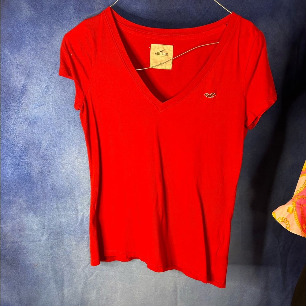 Hollister Women's Bright Red V-Neck Tee